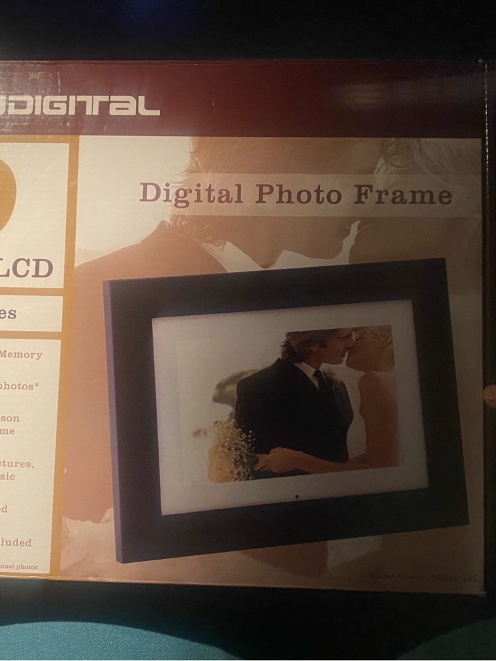 9" Digital Photo Frame - Picture 2 of 3